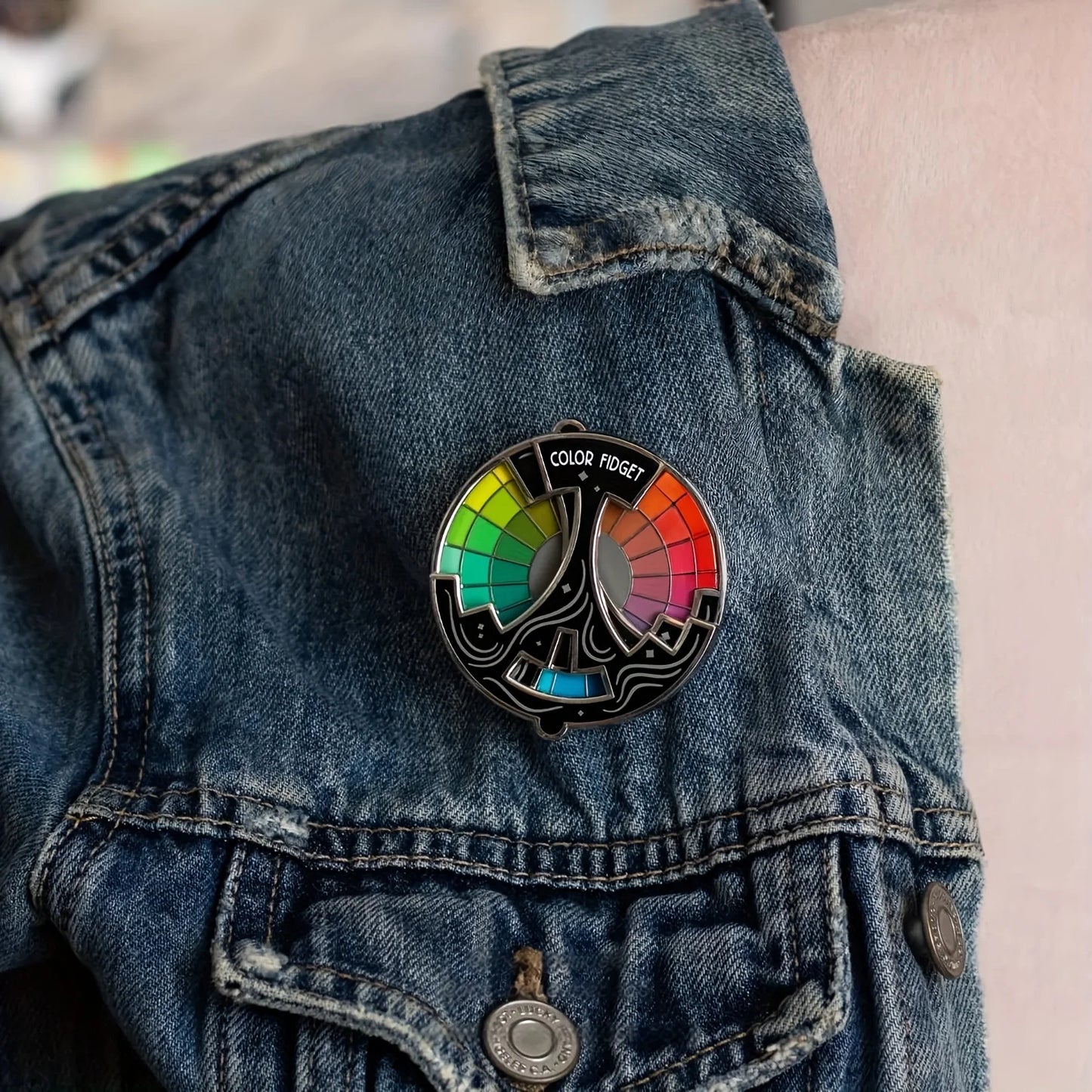 360° Rotating Color Fidget Enamel Pin& Keychain - Relax Sensory with 8 Color, Christmas Day Gifts, Focus Aid Tool, Sleek Design